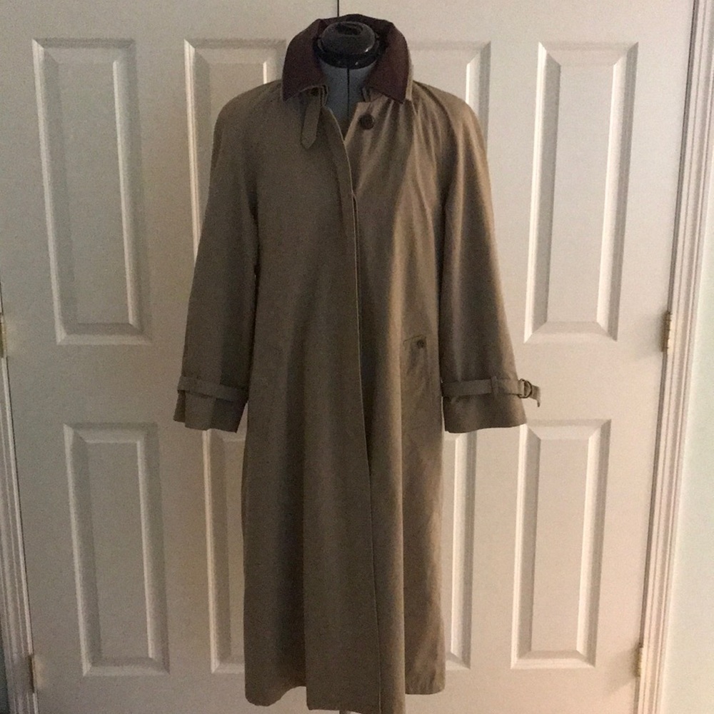 Vintage Etienne Aigner Tan Khaki Trench Coat w/ Burgundy Leather Collar Wool 8 P